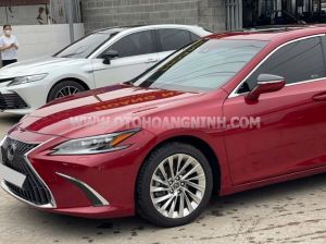 Xe Lexus ES 300h 2021