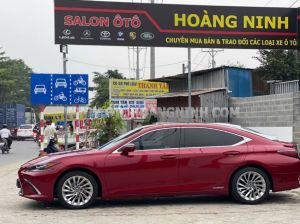 Xe Lexus ES 300h 2021