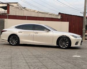 Xe Lexus LS 500 2023