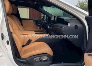 Xe Lexus LS 500 2023