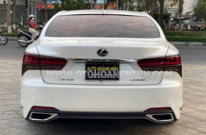 Xe Lexus LS 500 2023