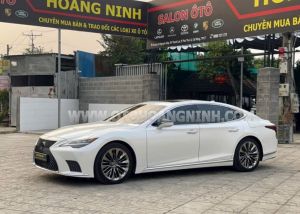 Xe Lexus LS 500 2023