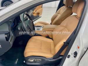 Xe Lexus LS 500 2023