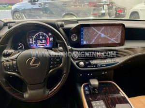 Xe Lexus LS 500 2023