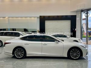 Xe Lexus LS 500 2023