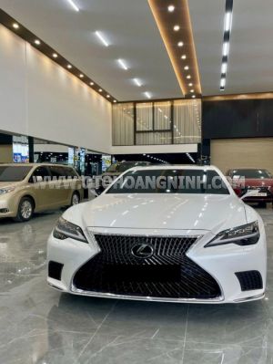 Xe Lexus LS 500 2023