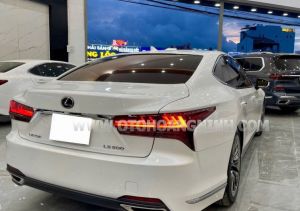 Xe Lexus LS 500 2023