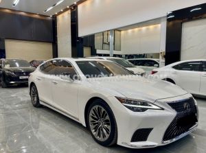 Xe Lexus LS 500 2023