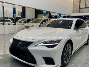 Xe Lexus LS 500 2023