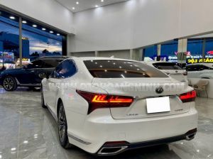 Xe Lexus LS 500 2023