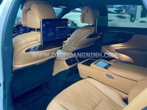 Xe Lexus LS 500 2023