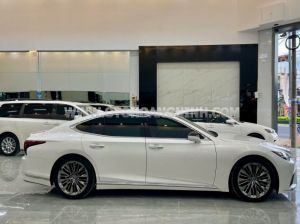 Xe Lexus LS 500 2023