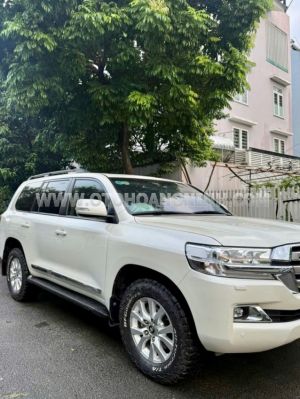 Xe Toyota Land Cruiser 4.6 V8 2020