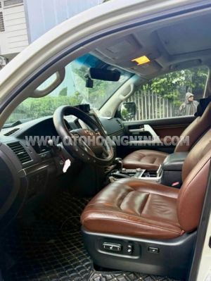 Xe Toyota Land Cruiser 4.6 V8 2020