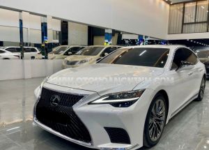Xe Lexus LS 500 2023