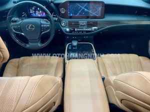 Xe Lexus LS 500 2023