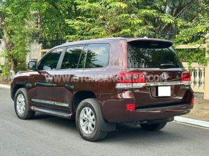 Xe Toyota Land Cruiser 5.7 V8 2016