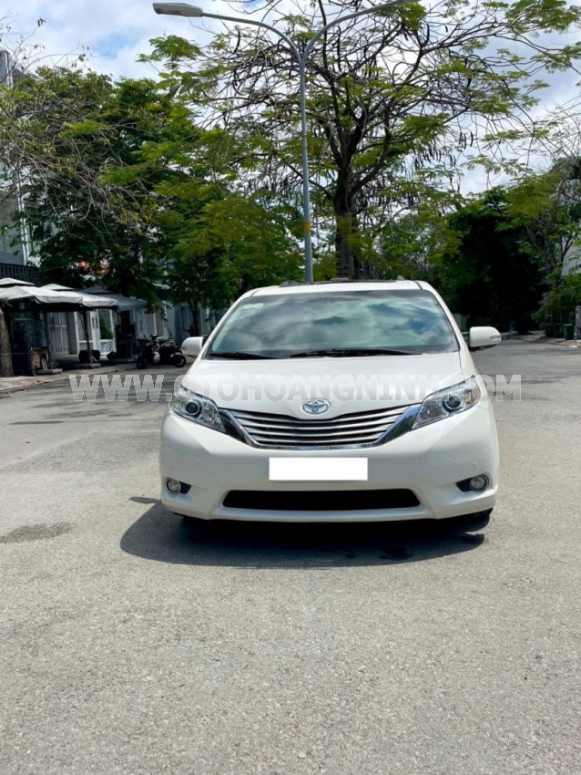 Toyota Sienna Limited 3.5 AWD 2013