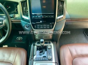Xe Toyota Land Cruiser 5.7 V8 2016