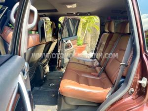 Xe Toyota Land Cruiser 5.7 V8 2016