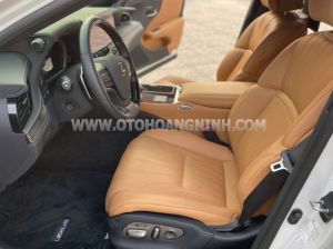 Xe Lexus LS 500 2023