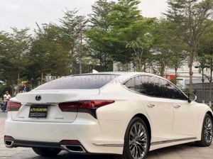 Xe Lexus LS 500 2023