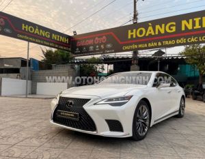Xe Lexus LS 500 2023