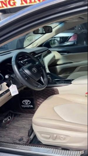 Xe Toyota Camry 2.5Q 2021