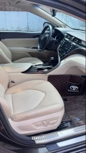 Xe Toyota Camry 2.5Q 2021