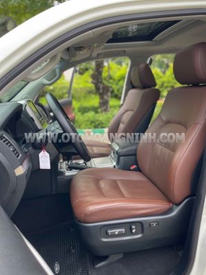 Xe Toyota Land Cruiser 4.6 V8 2020