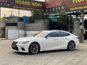 Xe Lexus LS 500 2023