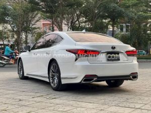 Xe Lexus LS 500 2023