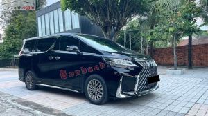 Xe Lexus LM 300h Royal Lounge 2020