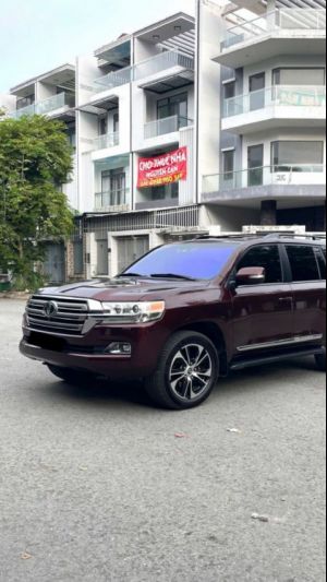 Xe Toyota Land Cruiser 5.7 V8 2016