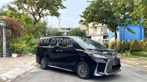 Xe Lexus LM 300h Royal Lounge 2020