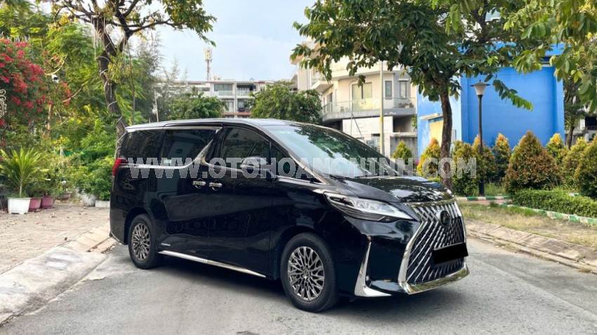 Lexus LM 300h Royal Lounge 2020