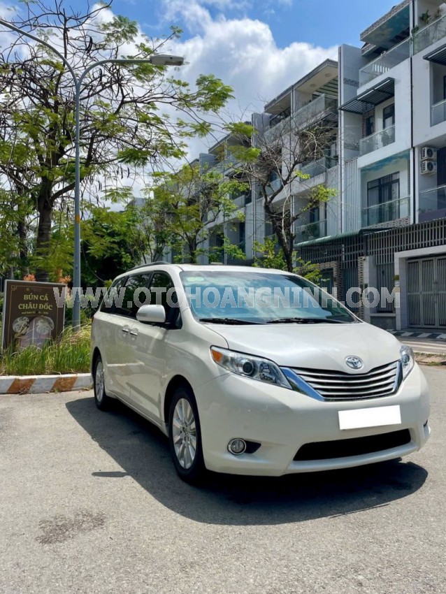 Toyota Sienna Limited 3.5 AWD 2013