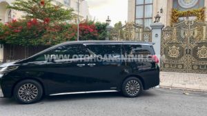 Xe Lexus LM 300h Royal Lounge 2020