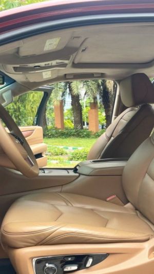 Xe Cadillac Escalade ESV Platinum 2016