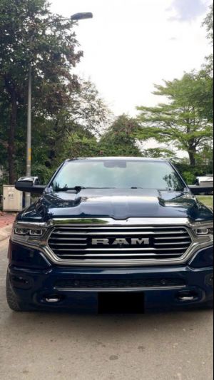 Xe RAM 1500 Longhorn 5.7L 4x4 AT 2021